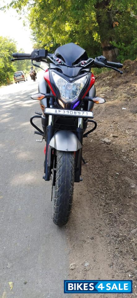 Red Bajaj Pulsar NS200