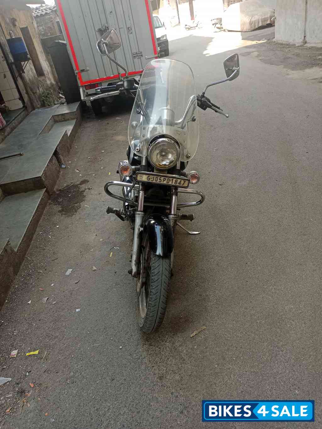 Black Bajaj Avenger Street 220 BS6