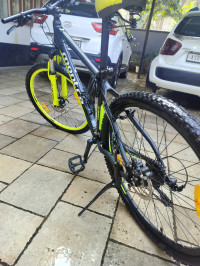 Green And Black Bicycle Montra