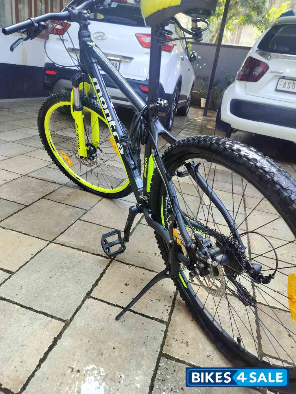 Green And Black Bicycle Montra Green And Black Bicycle Montra