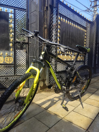 Green And Black Bicycle Montra