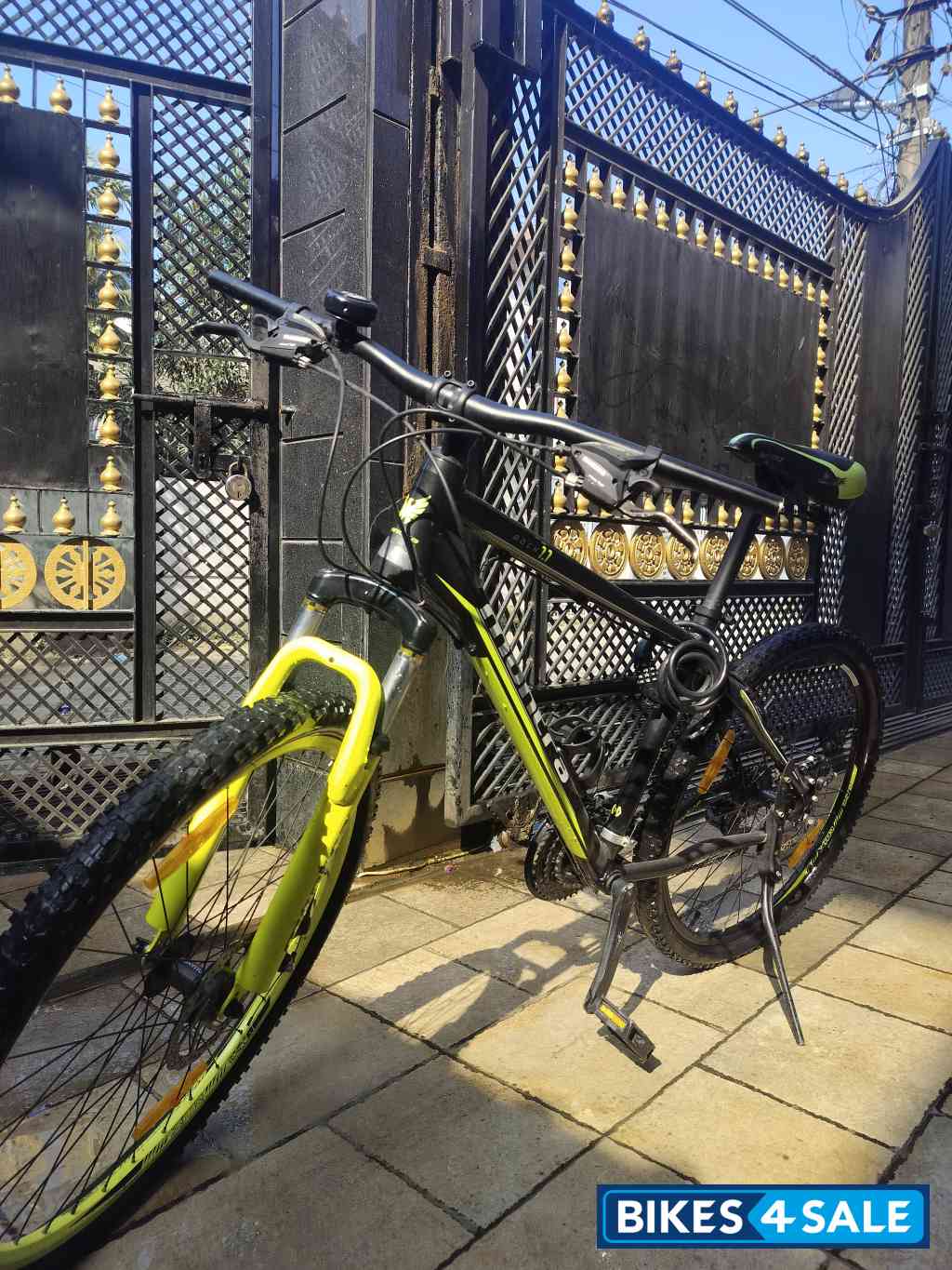 Green And Black Bicycle Montra Green And Black Bicycle Montra