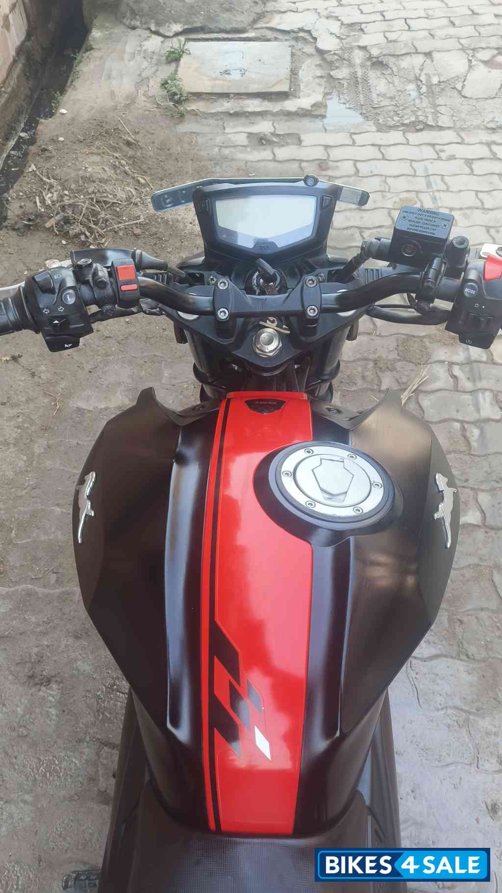 Matt Black TVS Apache RTR 160 4V Special Edition