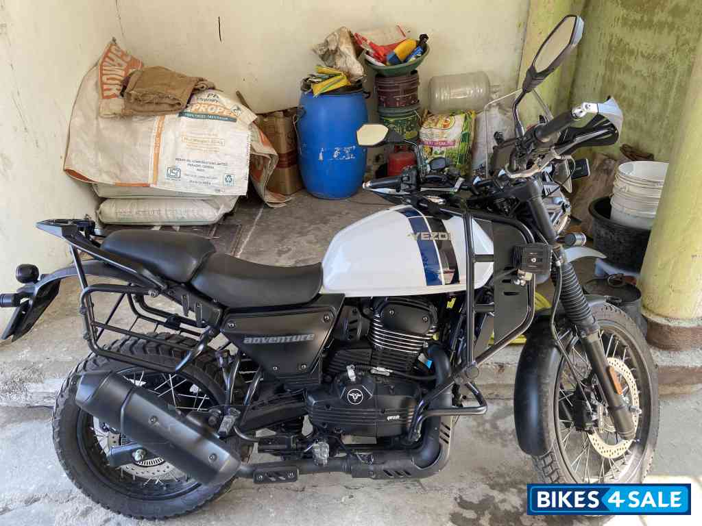 White Gloss Yezdi Adventure Gloss 2024