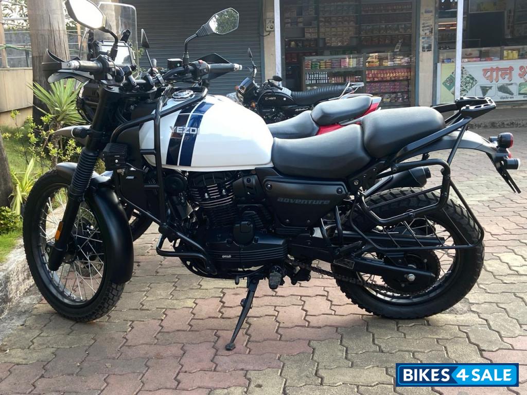 White Gloss Yezdi Adventure Gloss 2024