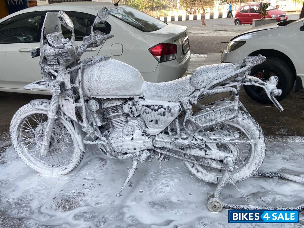 White Gloss Yezdi Adventure Gloss 2024