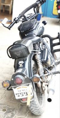 Black Royal Enfield Classic 500