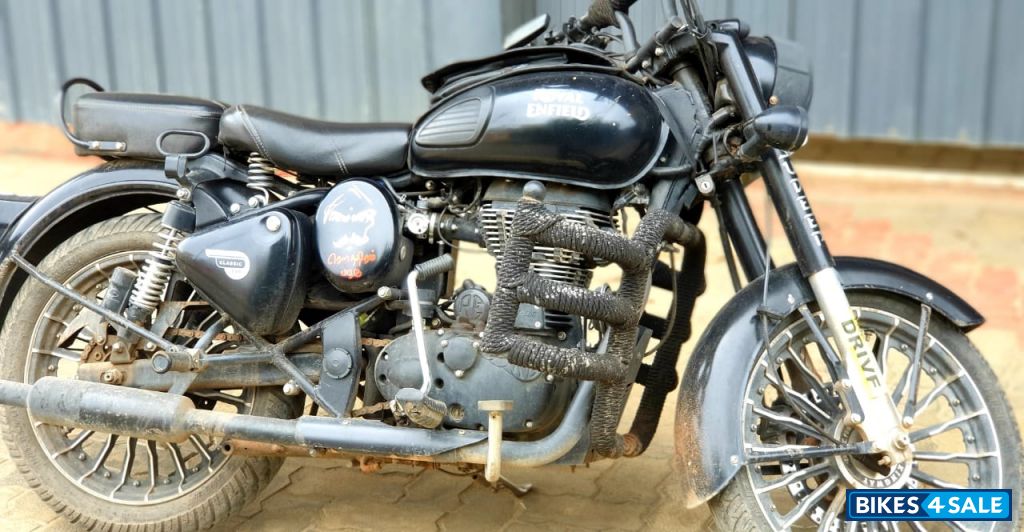 Black Royal Enfield Classic 500 Black Royal Enfield Classic 500