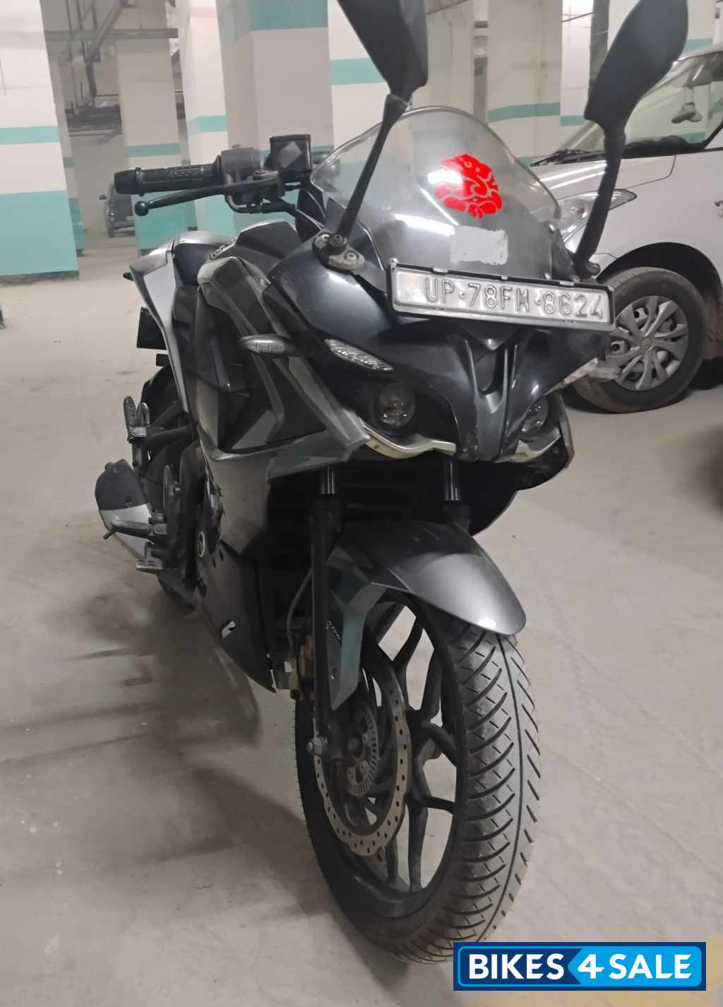 Black Bajaj Pulsar RS 200 ABS