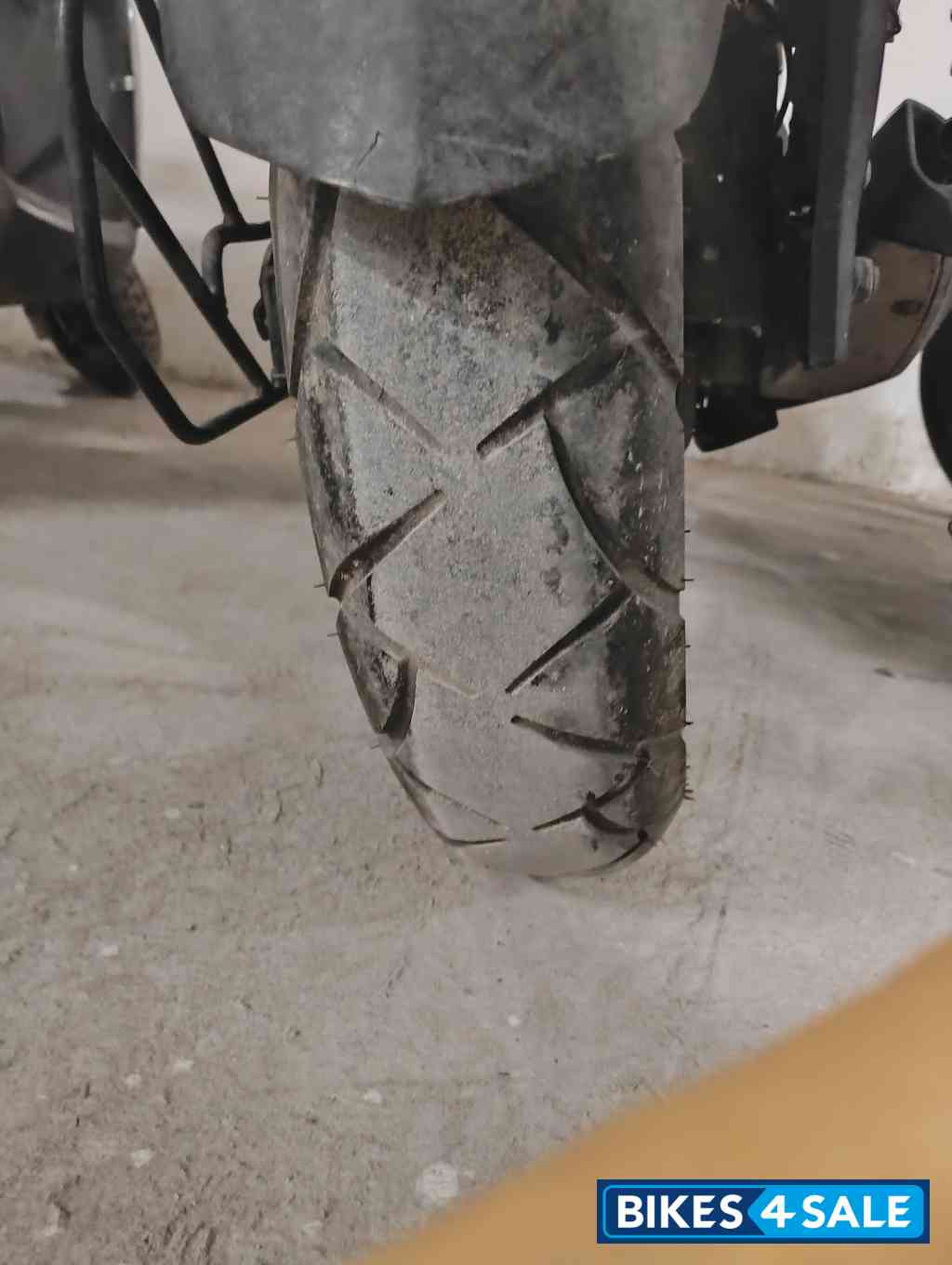 Black Bajaj Pulsar RS 200 ABS