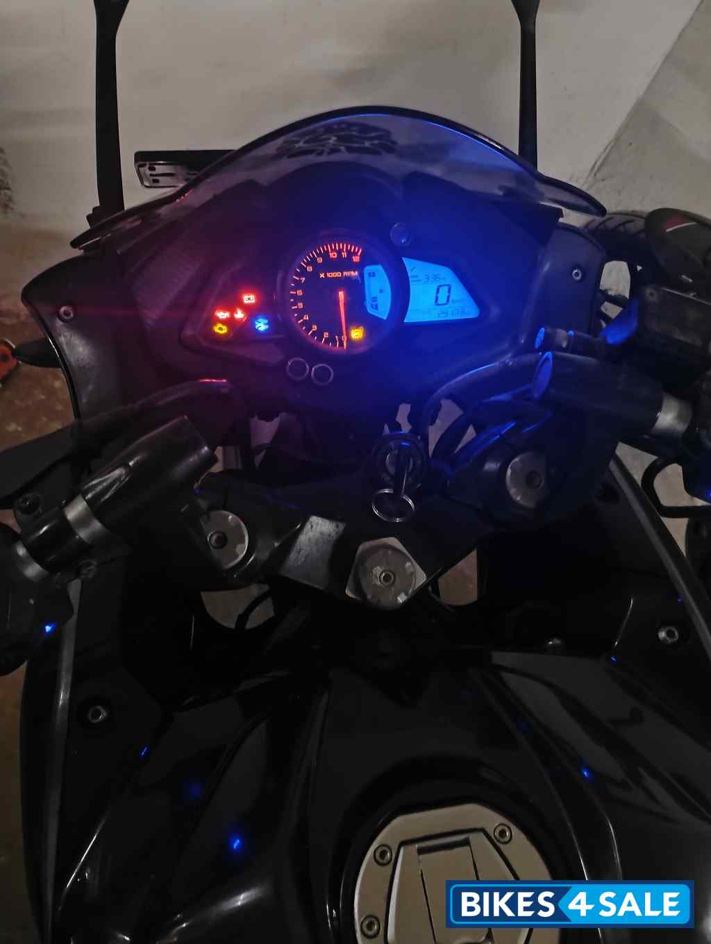 Black Bajaj Pulsar RS 200 ABS