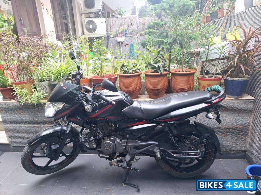 Black Bajaj Pulsar 135LS