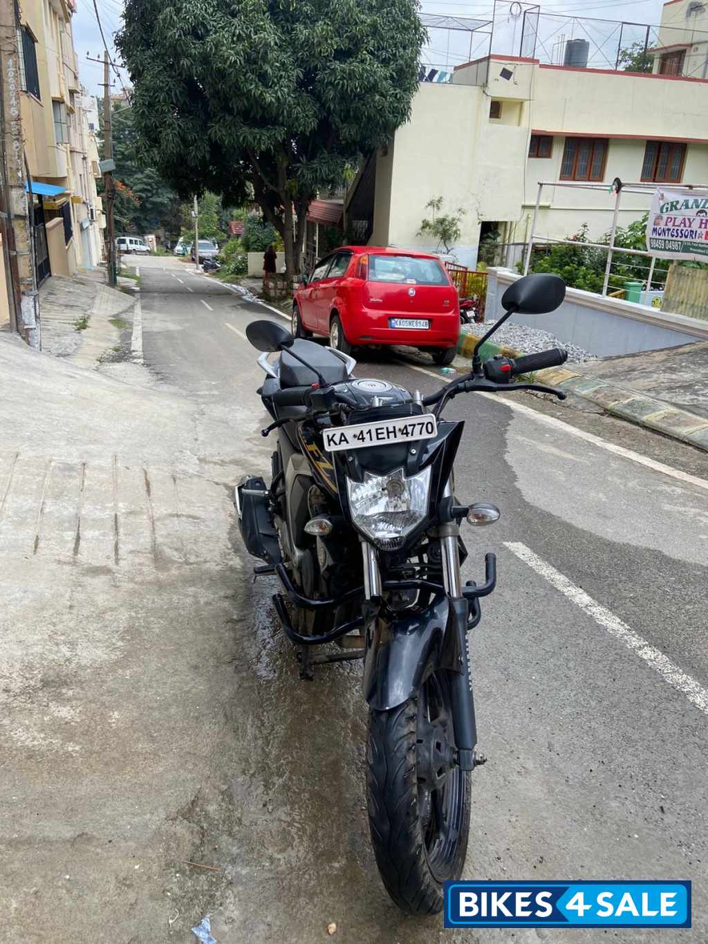 Black Yamaha FZ FI V2