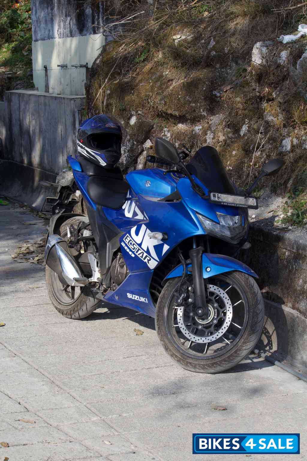 Blue Suzuki Gixxer SF 250 BS6