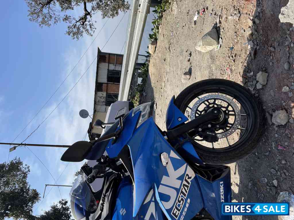 Blue Suzuki Gixxer SF 250 BS6