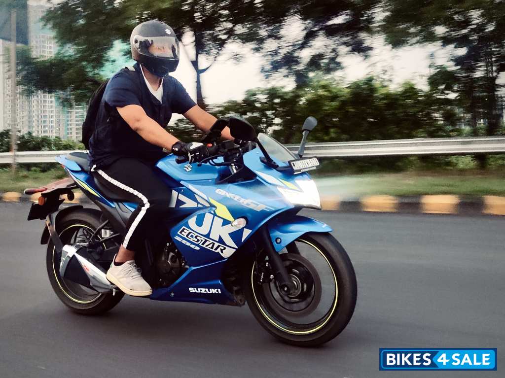 Blue Suzuki Gixxer SF 250 BS6