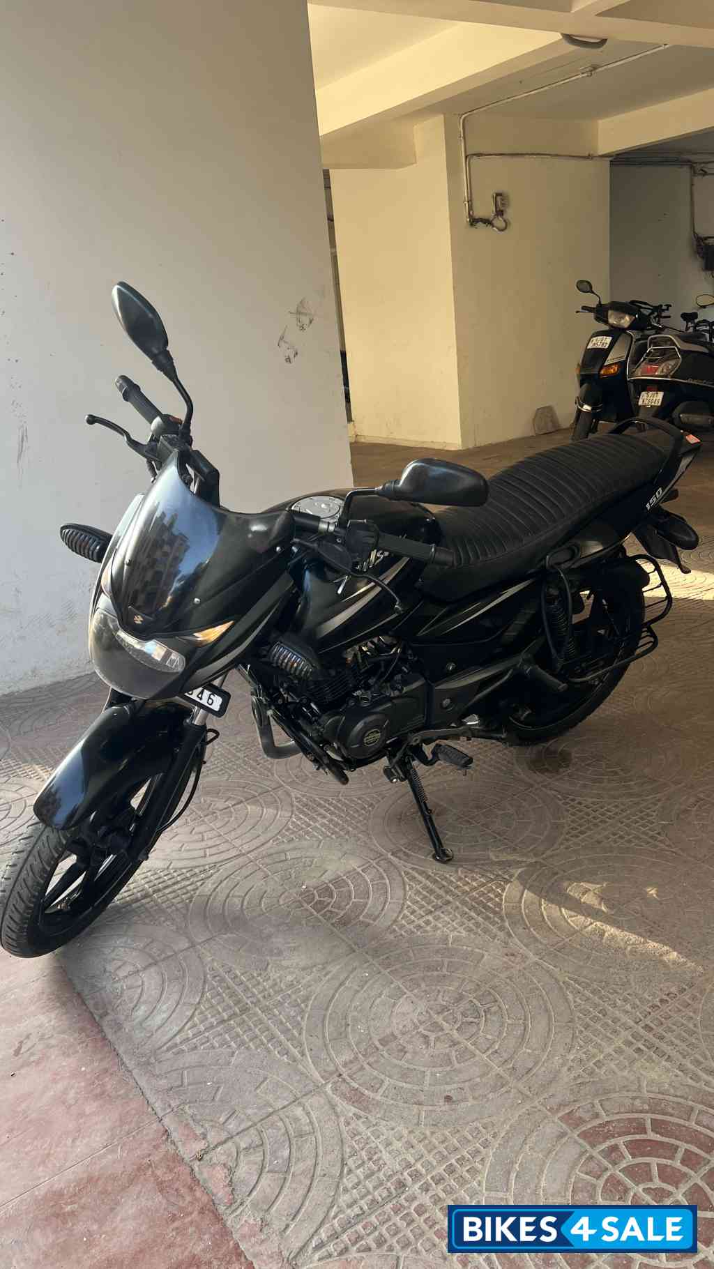 Black Bajaj Pulsar 150 BS6