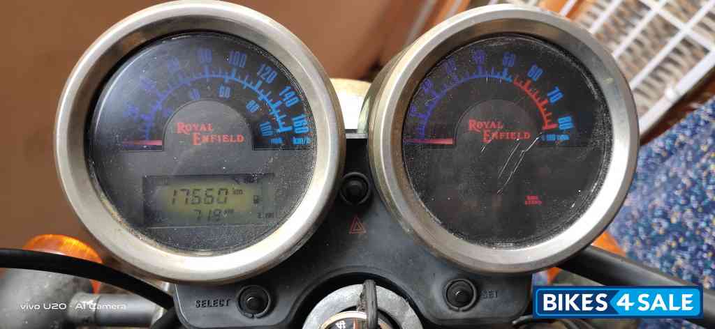 Black Royal Enfield Thunderbird 350