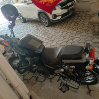 Black Royal Enfield Thunderbird 350