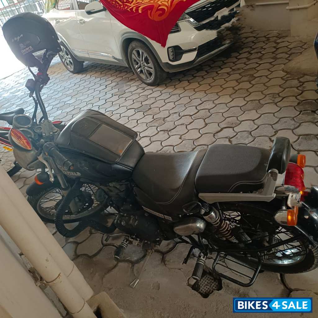 Black Royal Enfield Thunderbird 350