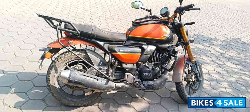 TVS Ronin DS