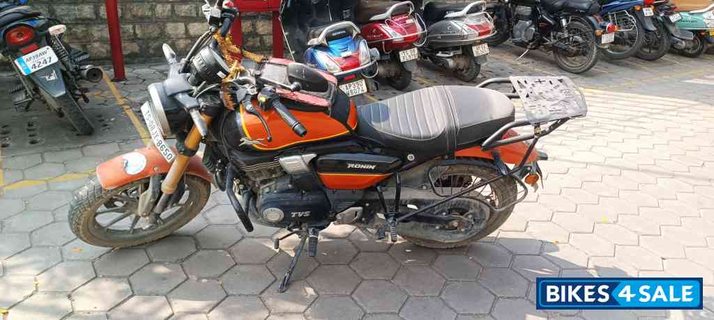 TVS Ronin DS