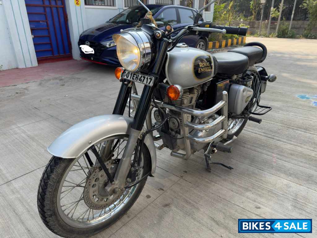 Silver Royal Enfield Classic 350 Silver Royal Enfield Classic 350