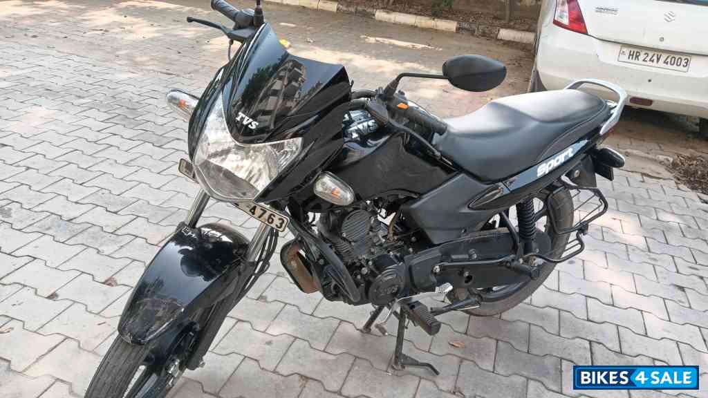 Black TVS Sport BS6