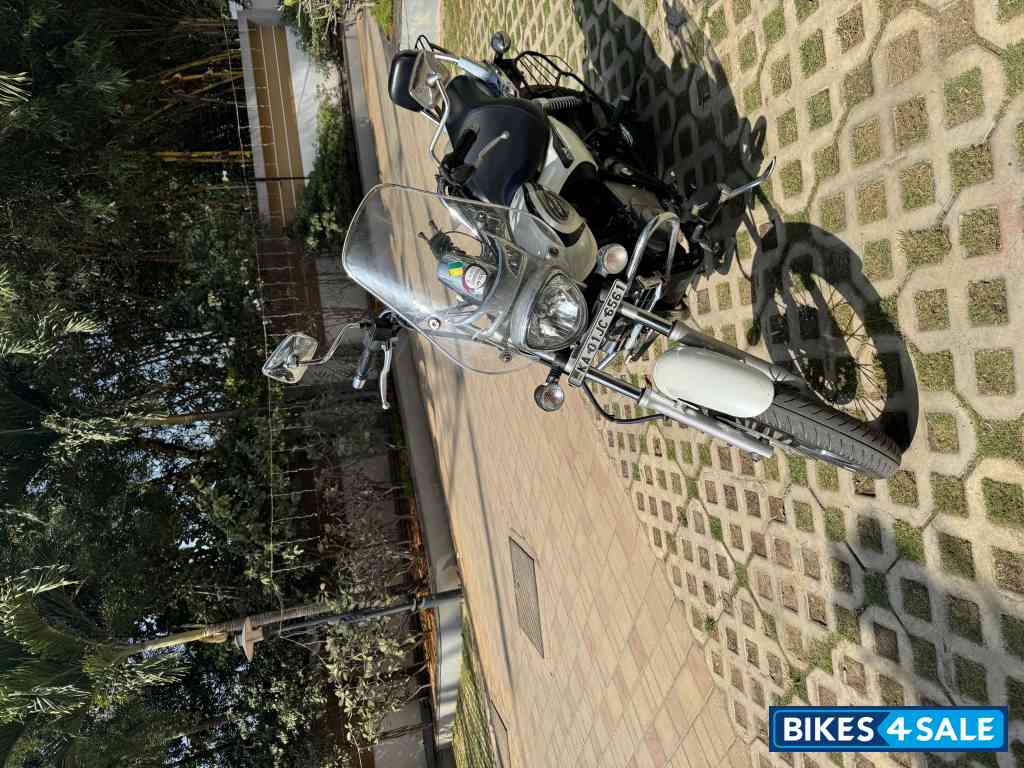 Bajaj Avenger Cruise 220