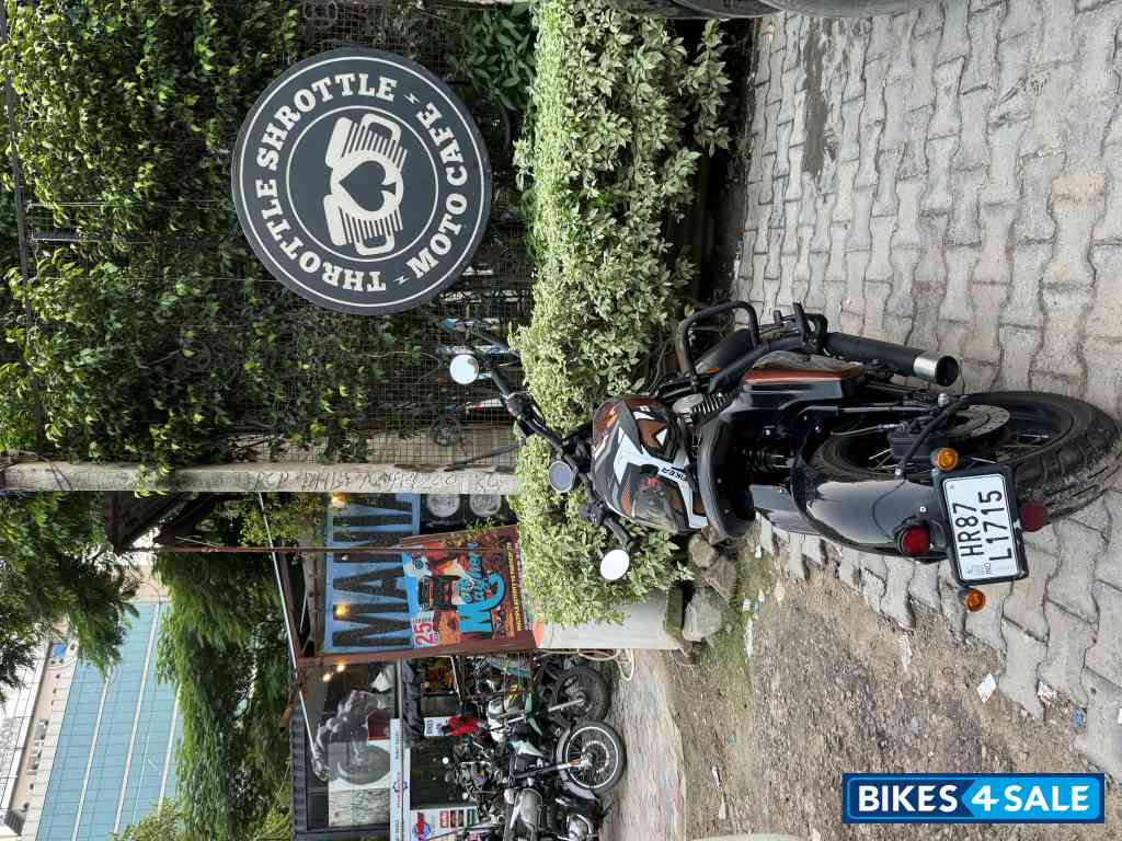 Jawa 42 Bobber Dual Channel ABS