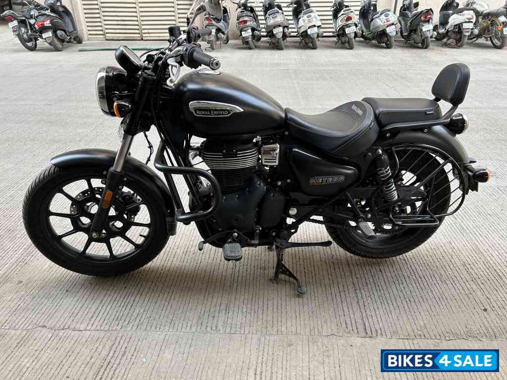 Black Royal Enfield Meteor 350 Stellar