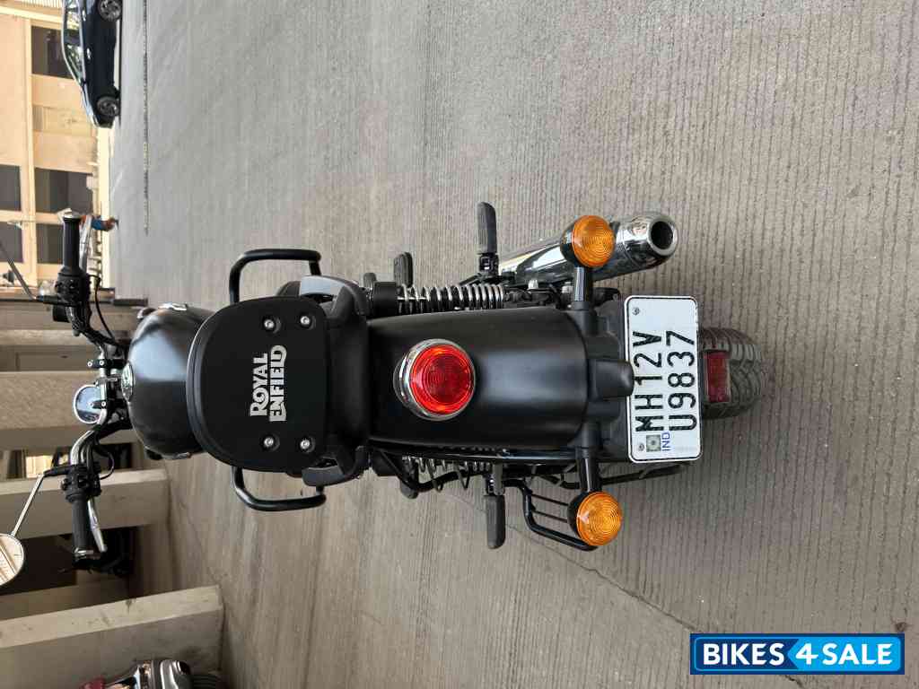 Black Royal Enfield Meteor 350 Stellar