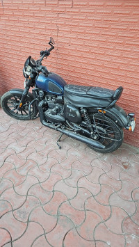 Yezdi Roadster Dual Tone 2022 Model