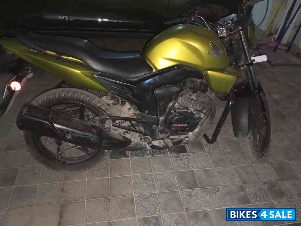 M Green Honda CB Trigger