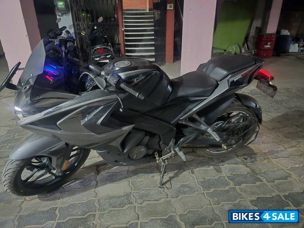 Bajaj Pulsar RS 200