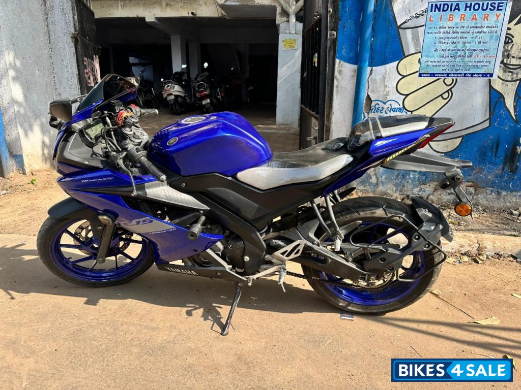 Racing Blue Yamaha YZF R15 V3