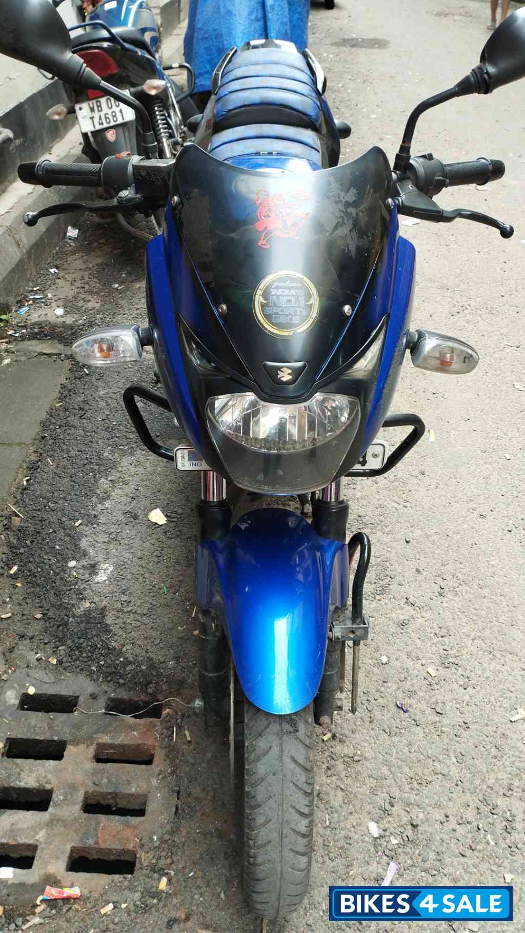 Blue Bajaj Pulsar 180 DTSi