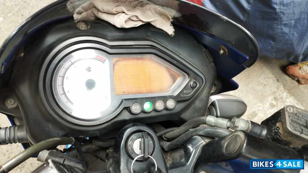 Blue Bajaj Pulsar 180 DTSi