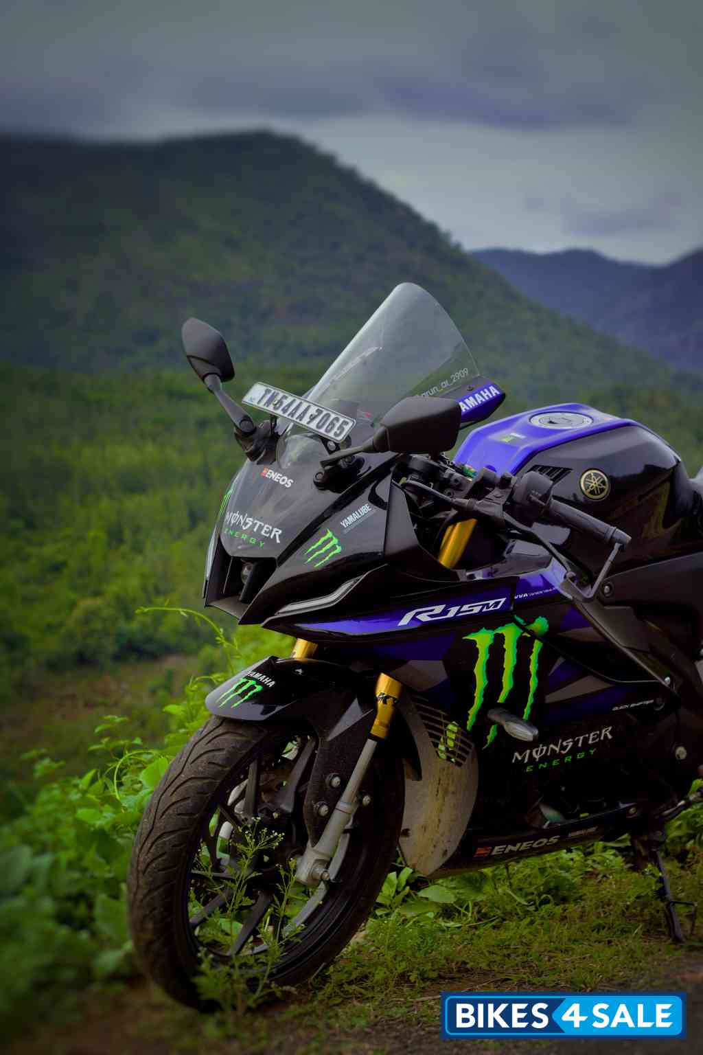 Yamaha R15M