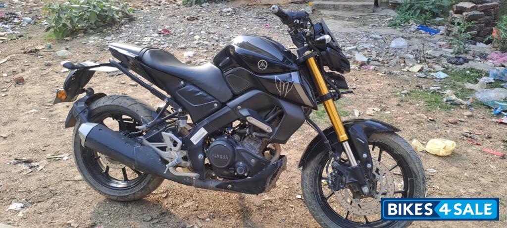 Metallic Black Yamaha MT-15