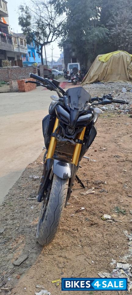 Metallic Black Yamaha MT-15