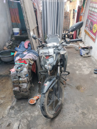 Black & White TVS Apache RTR 160 4V