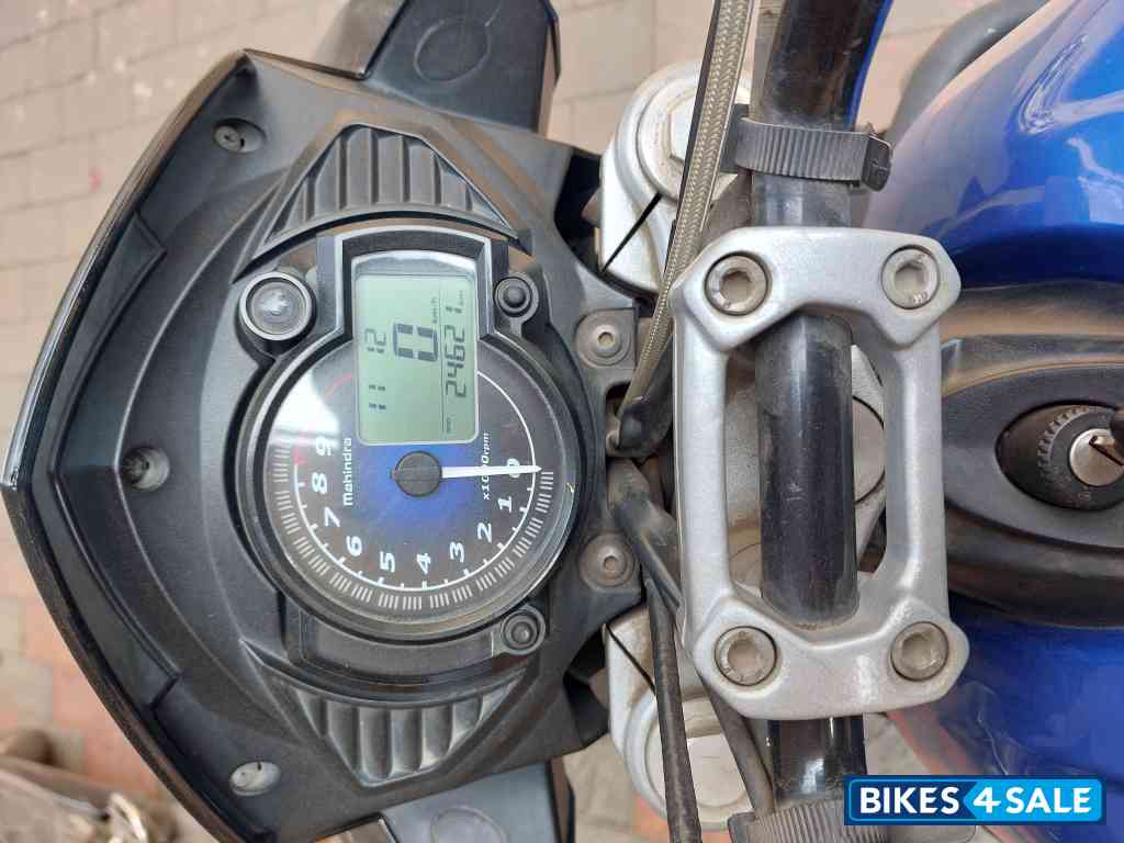 Mahindra Mojo UT 300