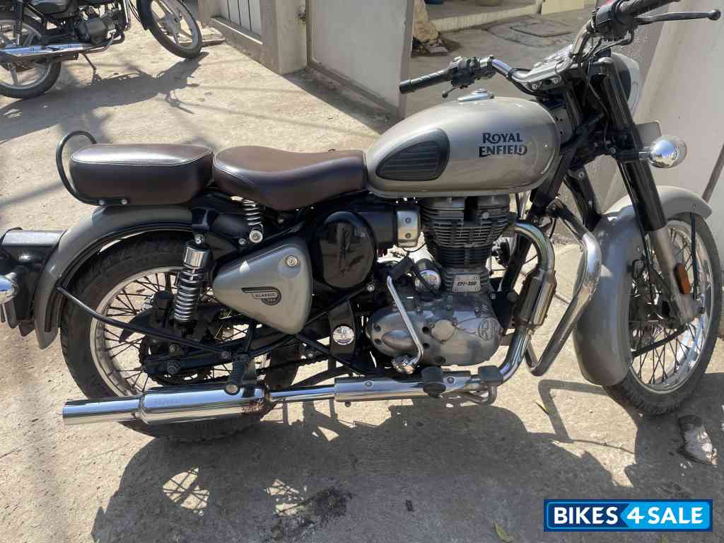 Gun Grey Royal Enfield Classic Gunmetal Grey