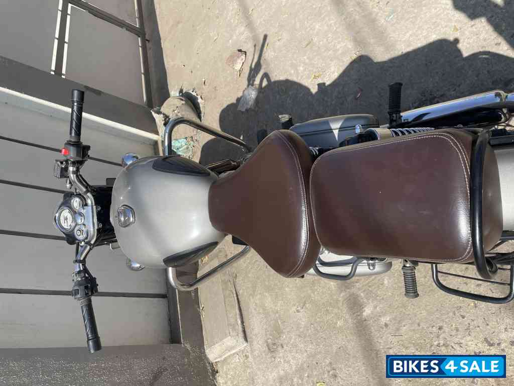 Gun Grey Royal Enfield Classic Gunmetal Grey