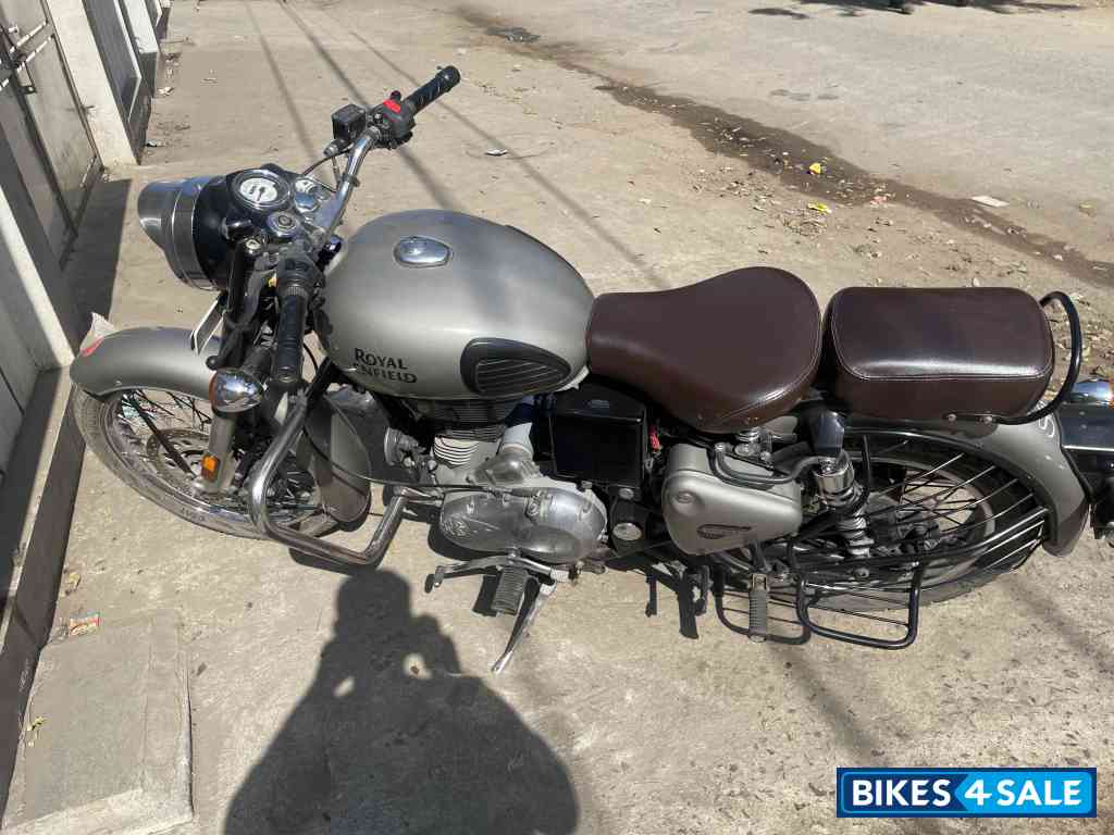 Gun Grey Royal Enfield Classic Gunmetal Grey
