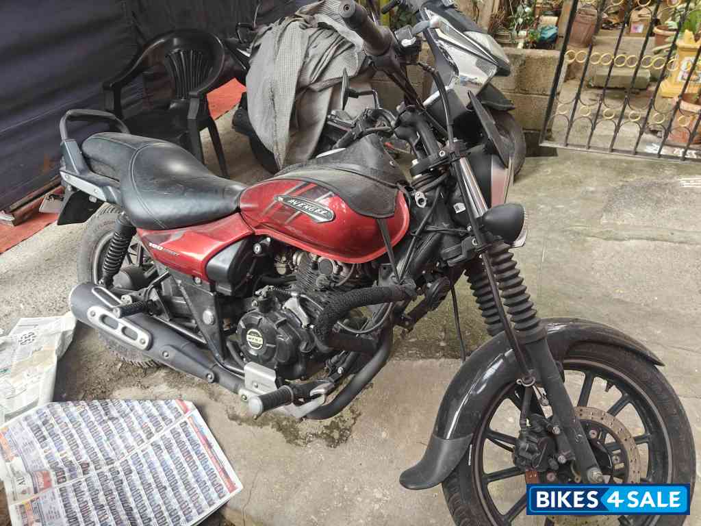 Red Bajaj Avenger 180 DTS-i