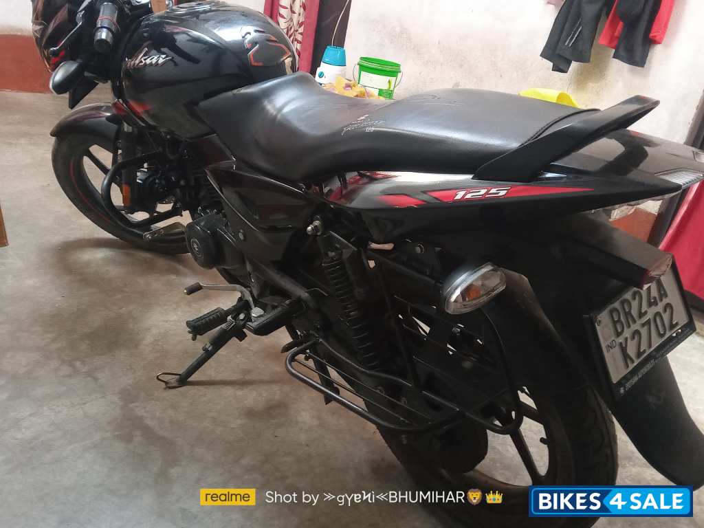 Black Bajaj Pulsar 125