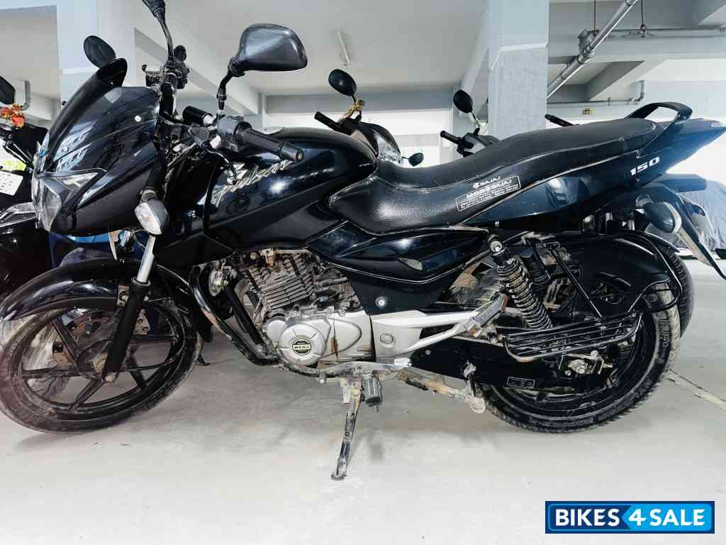 Black Bajaj Pulsar 150 DTSi