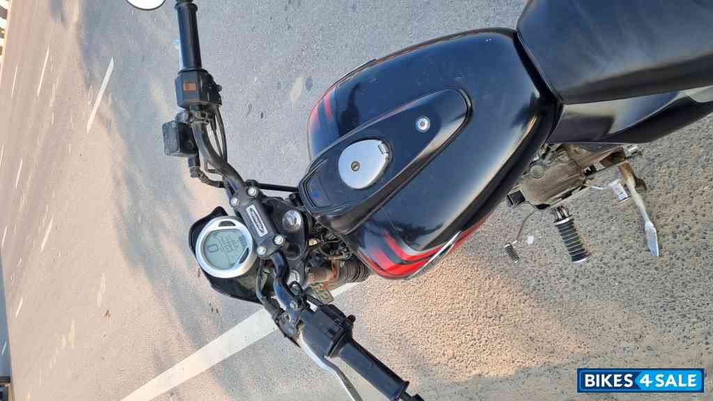 Black Bajaj Avenger Street 220